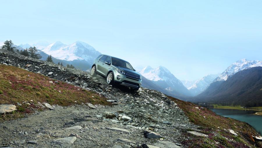  Land Rover Discovery Sport HSE Luxury 2015 года  (фото 10 из 62)